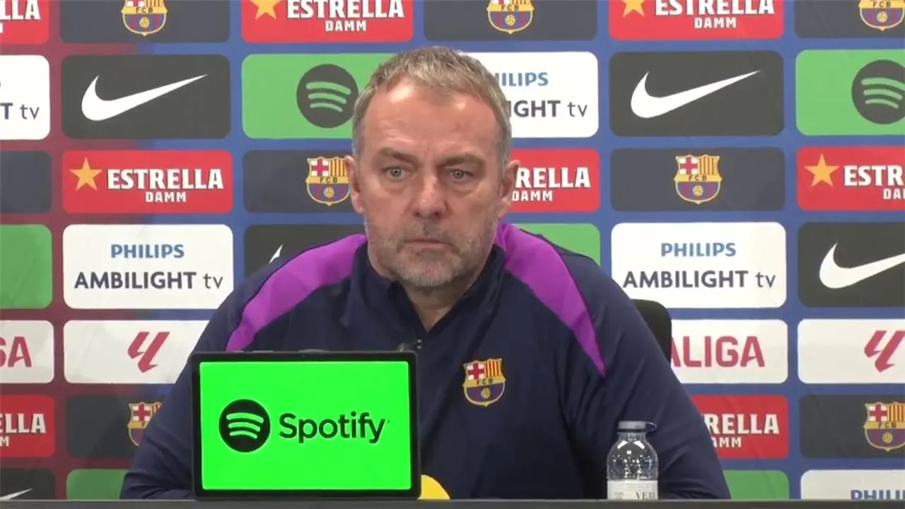 إشادة هانز فليك.. ليفاندوفسكي يحسم مستقبله مع برشلونة بعد تألقه اللافت في الدوري